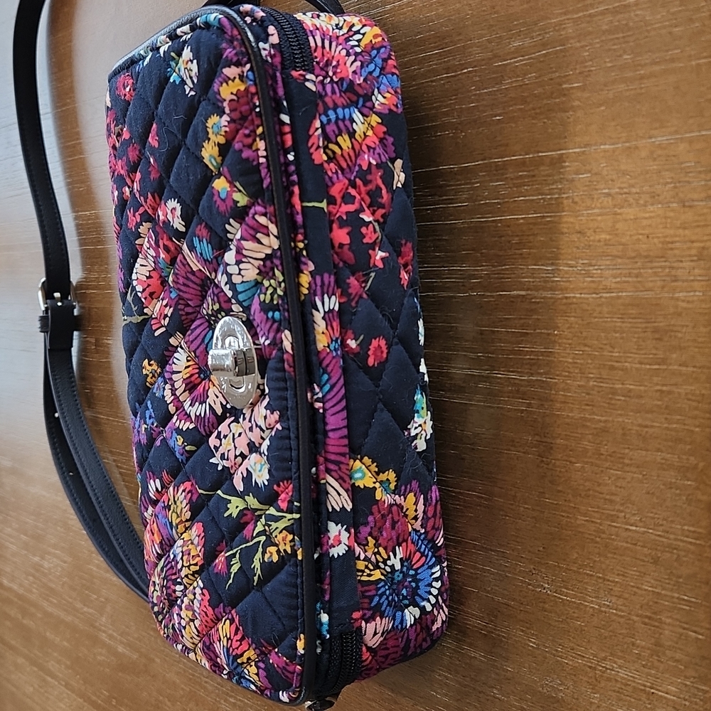 NEVER USED VERA BRADLEY CROSSBODY BAG - Picture 4 of 16